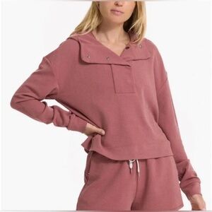Vuori Bayview Rosewood Thermal Quarter Snap Hoodie. Women’s Size Large